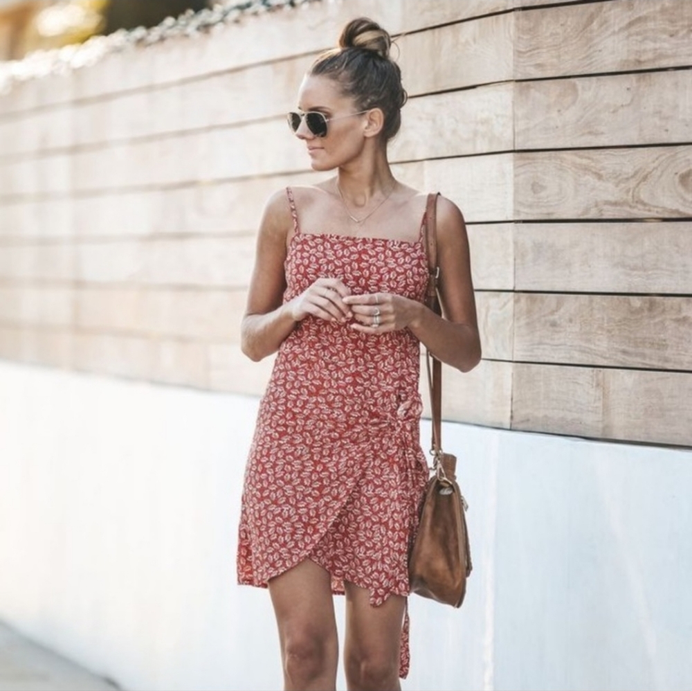 Vici Twiggy Wrap Mini Dress - Red / white floral